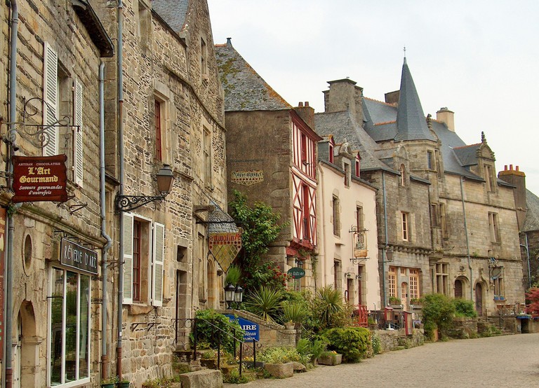 Locronan, l’un des plus beaux villages de Bretagne : que découvrir en 48h ? ruelle locronan